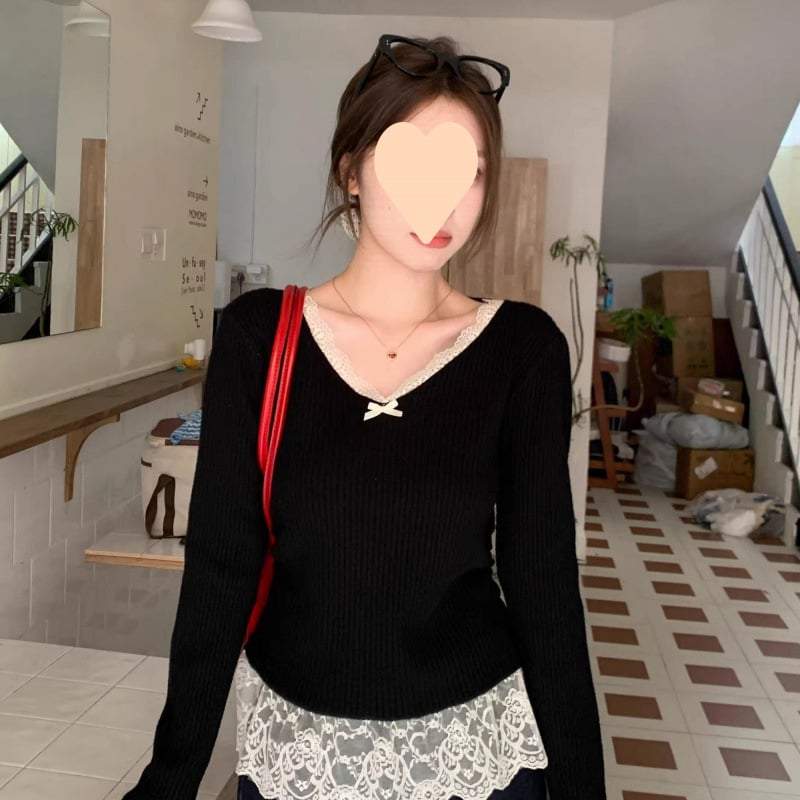 NORNS GIRL tricou din modal cu guler înalt, mâneci lungi, model abstract, croială în linie A