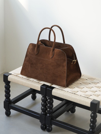 Torba tote od vrhunske teleće kože, Boston stil, vodoravni oblik, kuka zatvarač, platnena podstava.