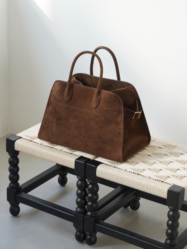 Torba tote od vrhunske teleće kože, Boston stil, vodoravni oblik, kuka zatvarač, platnena podstava.