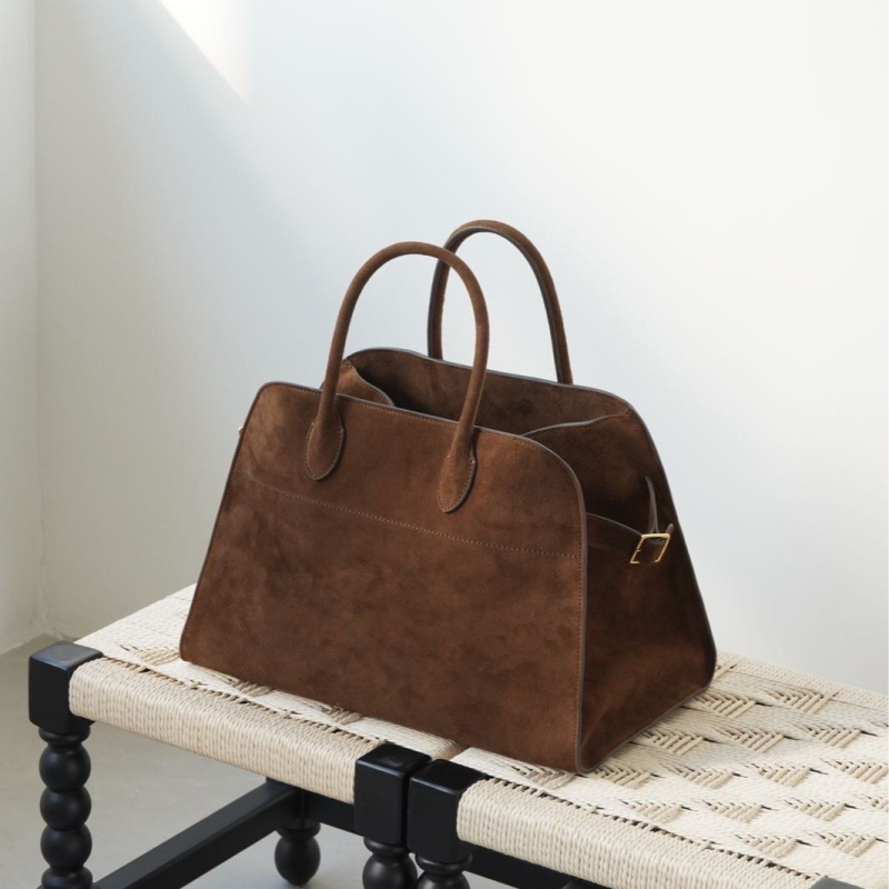 Torba tote od vrhunske teleće kože, Boston stil, vodoravni oblik, kuka zatvarač, platnena podstava.