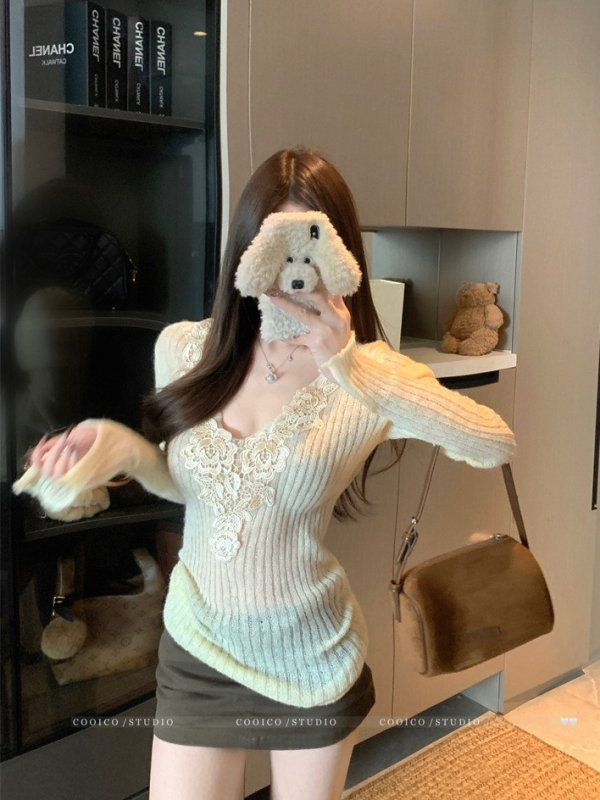 Pulover tricotat din lână de miel, poliester și polipropilen, croială slim-fit, guler polo