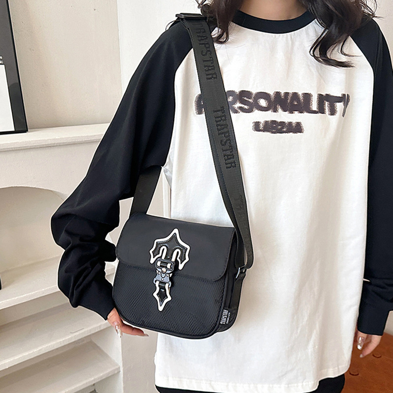 Ženska Tote torba od Oxford tkanine, urban stil, prekrito otvaranje, poliester podstava, proljeće 2025