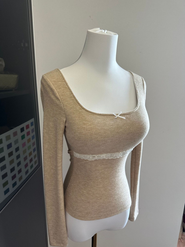 Uski top s čipkom, dugi rukavi, četvrtasti izrez, s izvadivim umetkom za poprsje – Spandex