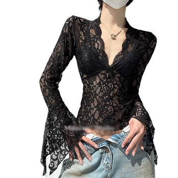 Tricou damă cu dantelă îmbinată în V, mâneci lungi, poliester, stil retro-literar, toamnă 2024