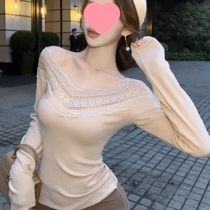 Ženski T-shirt s V-dekolteom i izšivkom, mješavina viskoze i poliestera, oversize kroj