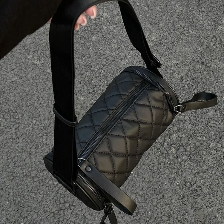 Cilindrična torba s dijamantnim uzorkom, od Oxford platna, otvor s poklopcem, naramenica ili crossbody, proljeće 2025