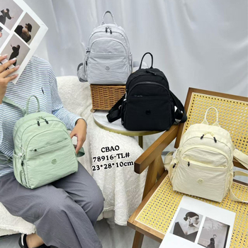 Utazó hátizsák nylonból, vízálló, cipzáros bezárás, belső cipzáras zseb, szabadidős stílus