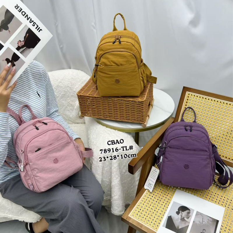 Utazó hátizsák nylonból, vízálló, cipzáros bezárás, belső cipzáras zseb, szabadidős stílus