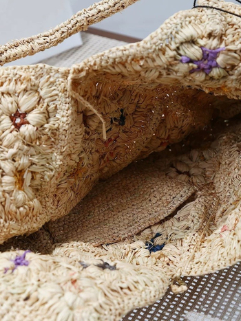 Geantă tote din rafia, împletită, formă de inimă, deschidere sus, buzunar interior pentru ID (rafia; împletită; formă de inimă; deschidere sus; buzunar interior pentru ID)