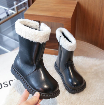 Lányok téli bakancsok, felső rész mikroszálas bőrből, gumírozott talp, oldalsó cipzár, vízálló és melegen tartó, kopásálló