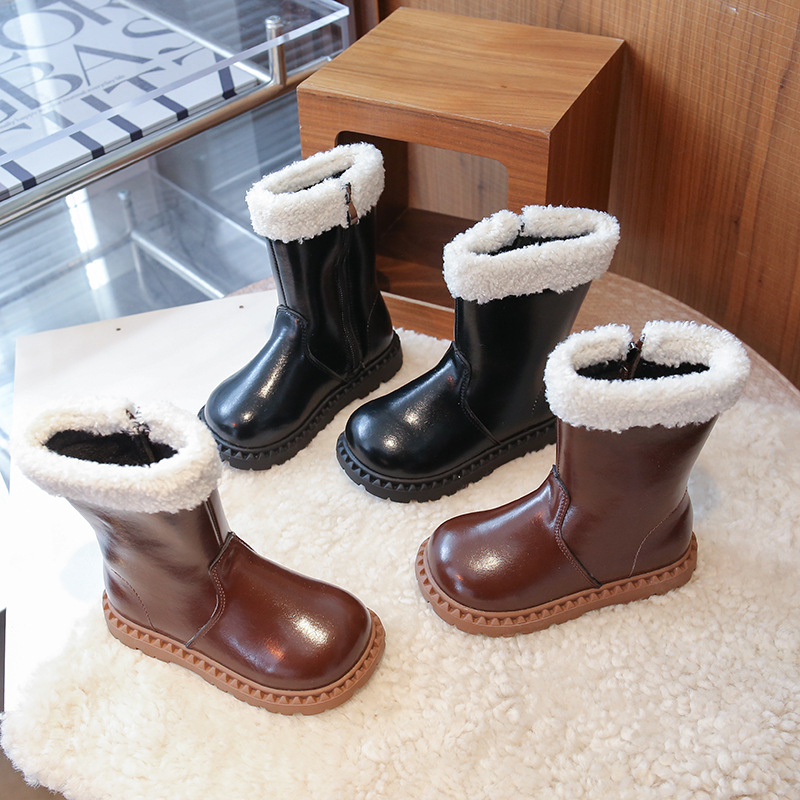 Lányok téli bakancsok, felső rész mikroszálas bőrből, gumírozott talp, oldalsó cipzár, vízálló és melegen tartó, kopásálló