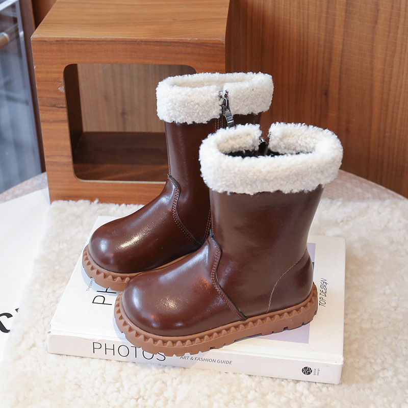 Lányok téli bakancsok, felső rész mikroszálas bőrből, gumírozott talp, oldalsó cipzár, vízálló és melegen tartó, kopásálló