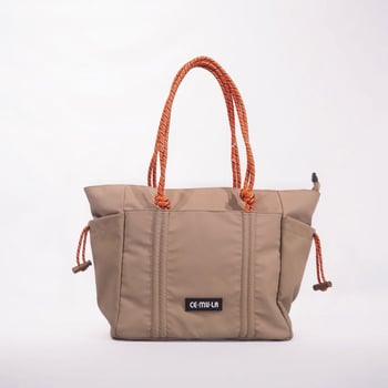 Női Tote táska dupla vállpánttal, cipzáras zárás, belső cipzáras zseb, vízszintes négyszögletes forma