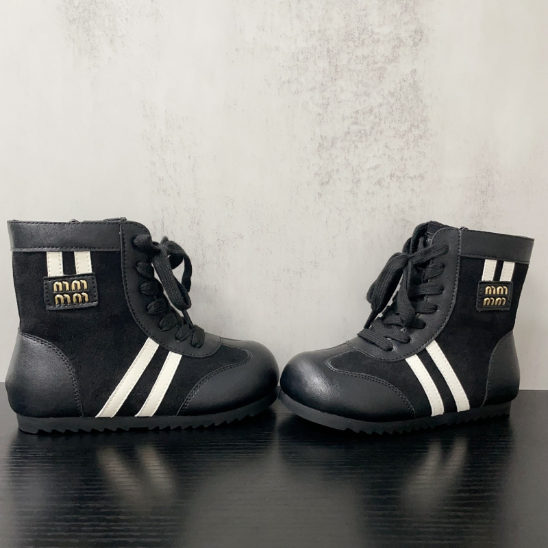 Gyerekeknek szóló középmagasságú csizma, felső része: Super Fiber, gumírozott talp, Velcro-zár, egyszínű mintázat