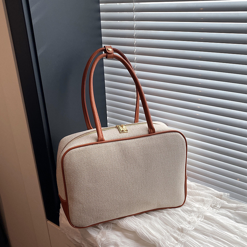 Női szövött tote táska – Szabadidős utazási stílus, Anyag: szalma, Horizontális négyzet alakú, Cipzáras nyitás, Laminált belső zseb cipzárral