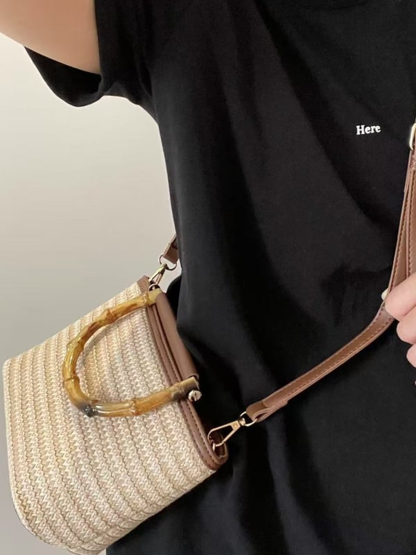 Ženska torbica street fashion od slame, mala horizontalno kvadratna torbica sa zatvaračem i unutarnjom džepom sa zatvaračem, marka Three Cone Elephant