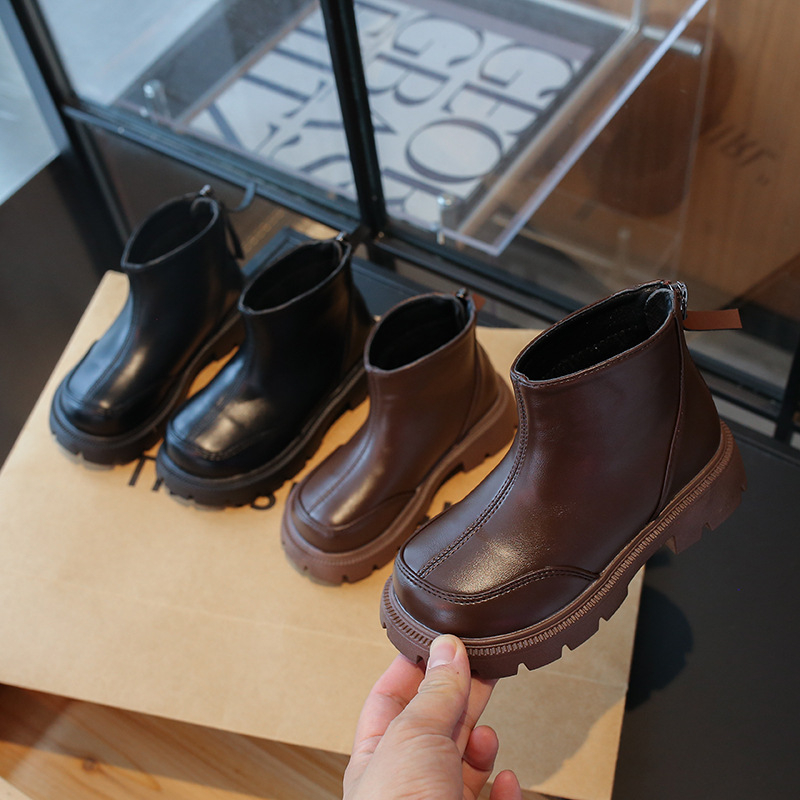 Gyerekeknek Martin csizma, magas szárú, hátul cipzár, műszőrme bélés (4-6 évesek, brit stílus, csúszásmentes gumitalp)