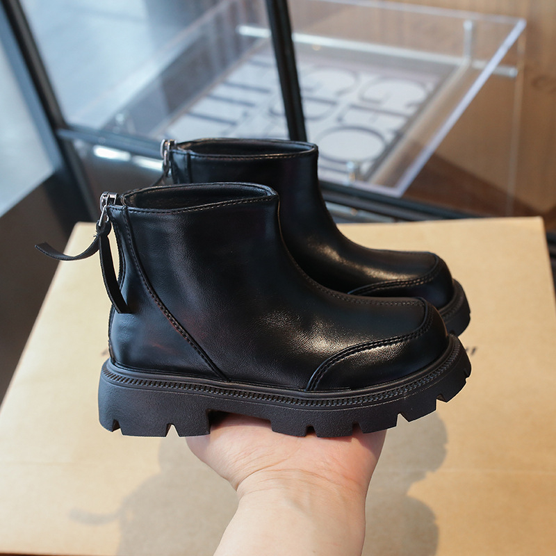 Gyerekeknek Martin csizma, magas szárú, hátul cipzár, műszőrme bélés (4-6 évesek, brit stílus, csúszásmentes gumitalp)