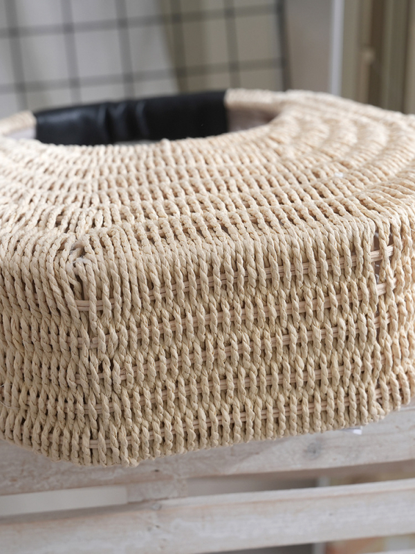 Slamnata pletena torba, gradska jednostavnost, ovalni oblik, unutarnja džep za dokumente