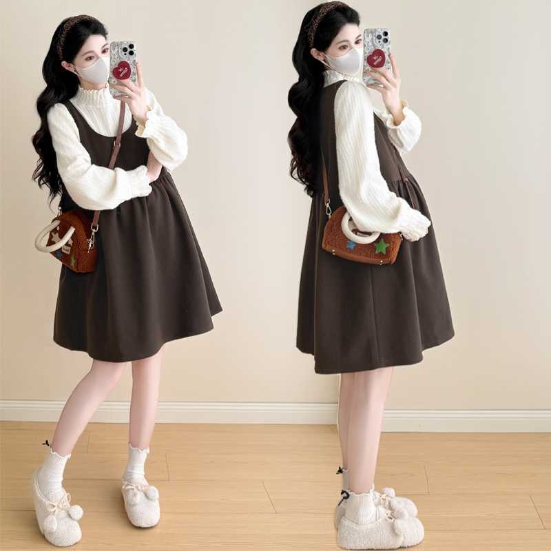 Kismama két részes szett: csipkés fodros felső, lotuslevel gallér, 3/4-es ujj, aszimmetrikus terhes szoknya, téli