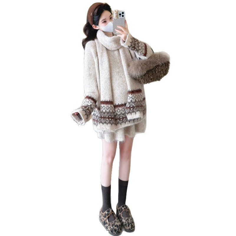 Trudnički kostim: široki pulover s dugim rukavima i kratka suknja, vunena smjesa, jesen 2025, gradski stil