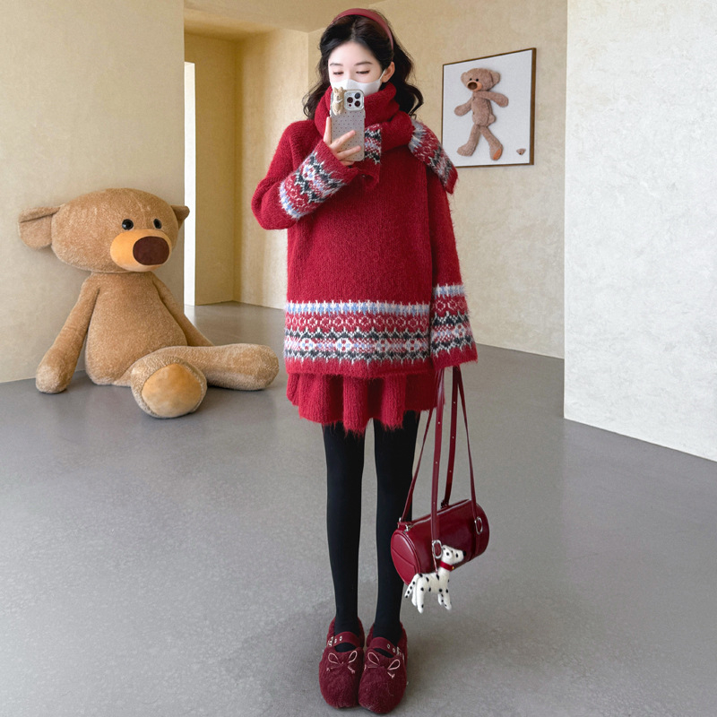 Trudnički kostim: široki pulover s dugim rukavima i kratka suknja, vunena smjesa, jesen 2025, gradski stil