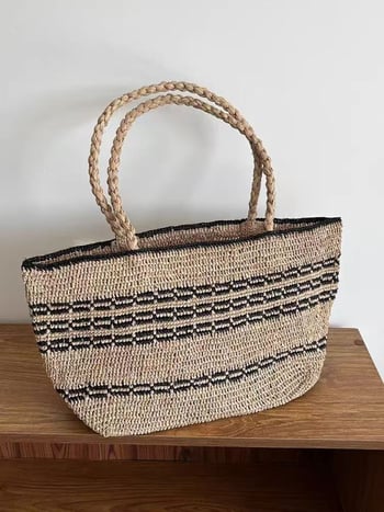 Geantă din raffia, țesută manual, formă pătrată orizontală, deschidere deschisă, textură moale, stil urban