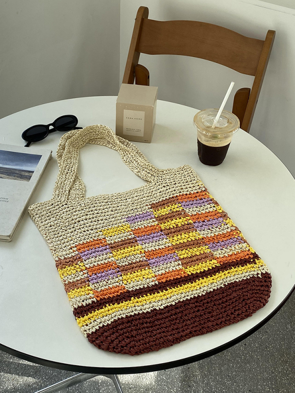 Slamnata pletena torba za ramena, vertikalno kvadratnog oblika, otvoreni vrh, džep za mobitel, urbani stil