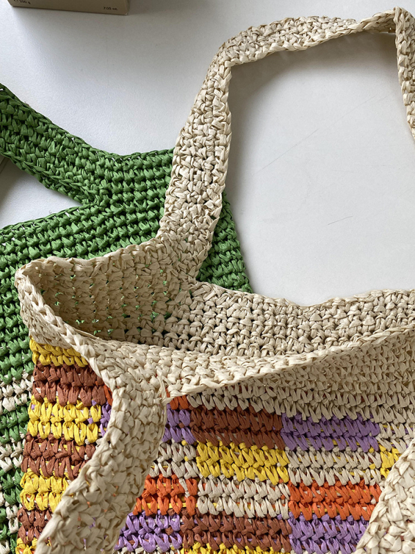 Slamnata pletena torba za ramena, vertikalno kvadratnog oblika, otvoreni vrh, džep za mobitel, urbani stil