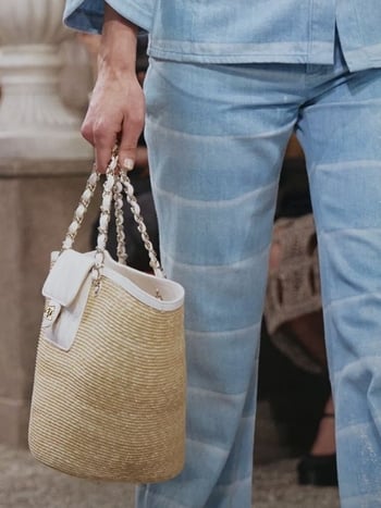 Torba košara od slame s lancem, PU materijal, oblik školjke, zaključavanje, pretinac za telefon i ID karticu