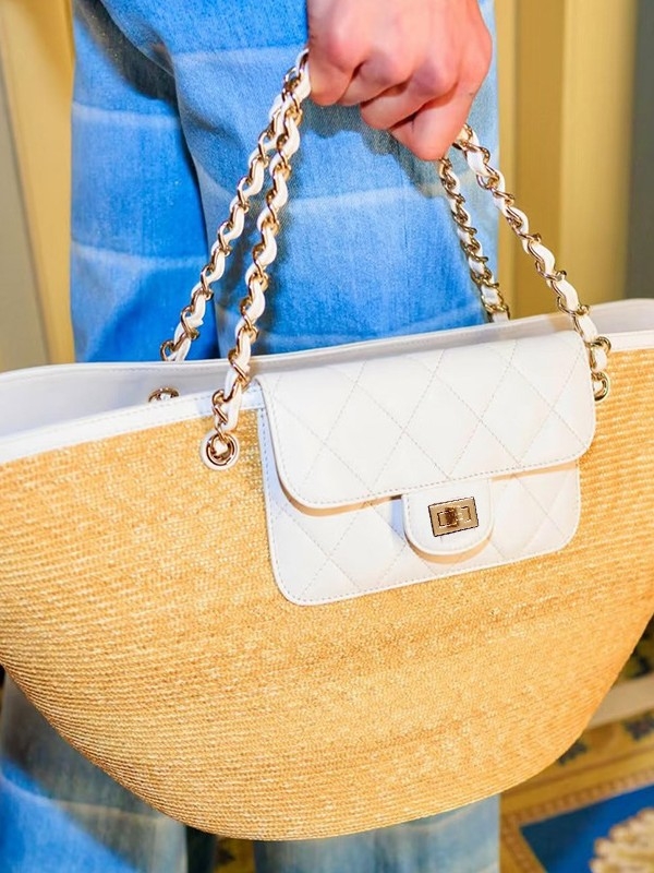 Torba košara od slame s lancem, PU materijal, oblik školjke, zaključavanje, pretinac za telefon i ID karticu