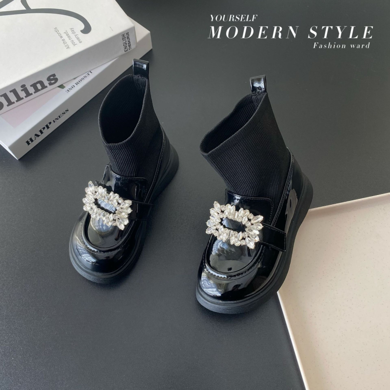 Dječje martinske čizme, niski kroj, gornji dio od mikrovlaknaste kože, gumena potplata, PU ulošak, pogodné za zimu, jesen i proljeće