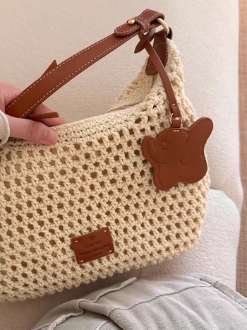 Unisex tote torba od slame, magnetsko zatvaranje, poliester podstava, brend 002, proljeće 2025