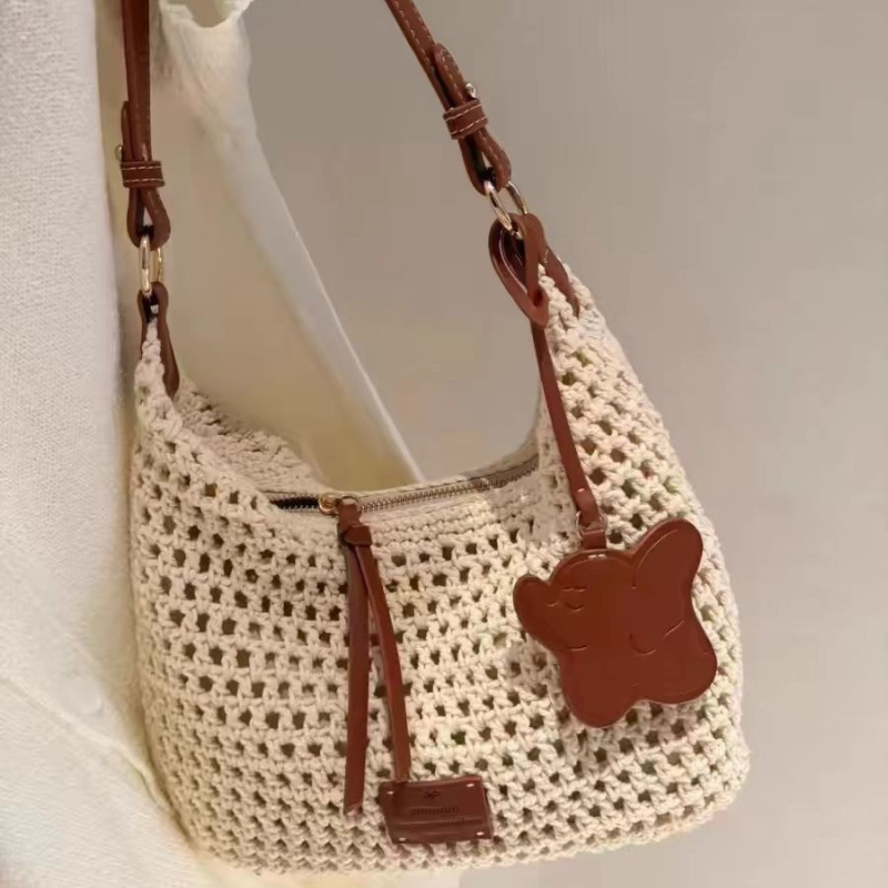 Unisex tote torba od slame, magnetsko zatvaranje, poliester podstava, brend 002, proljeće 2025