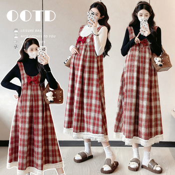 Anyatejű szett: szoknyás kosztüm hosszú ujjú, kötött anyag, pamut 80–90% + poliészter, rácsos mintázat, őszi-téli szezon