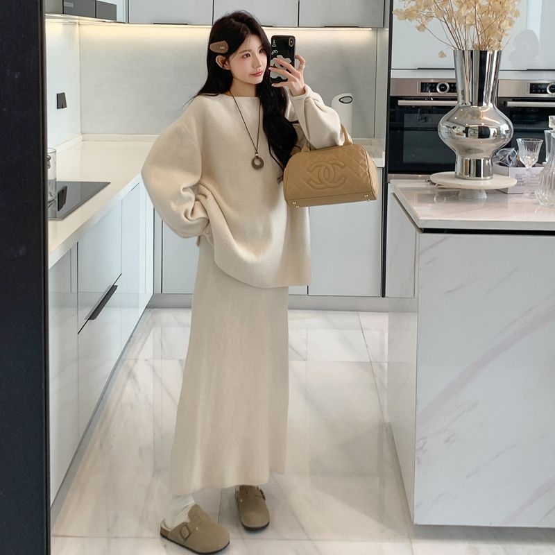 Kismama öltöny kötött pulóverrel és szoknyával, téli 2025, elegáns mindennapi munkába járáshoz, hosszú ujjú