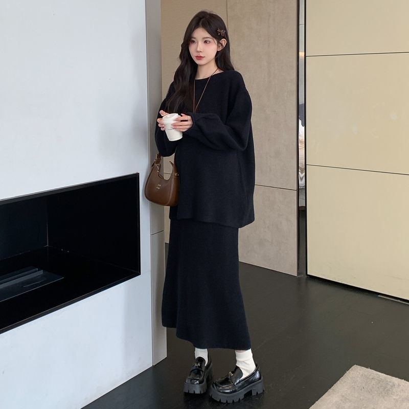 Kismama öltöny kötött pulóverrel és szoknyával, téli 2025, elegáns mindennapi munkába járáshoz, hosszú ujjú