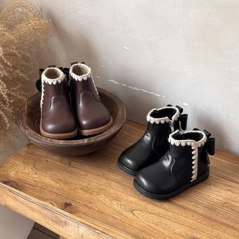 Lányoknak szóló Martin csizma télre, középmagas szár, belső műszőrme bélés, oldalsó cipzár, gumírozott talp