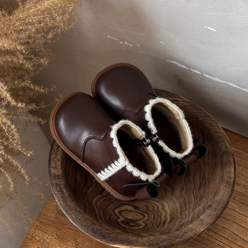 Lányoknak szóló Martin csizma télre, középmagas szár, belső műszőrme bélés, oldalsó cipzár, gumírozott talp