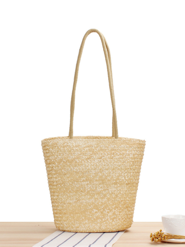 Fonott szalmából készült kosár alakú táska cipzárral, poliészter-pamut béléssel és telefonzsebbel