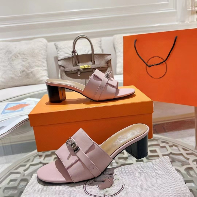 Női cipő borjúbőrből, hegyes orrú, belső báránybőrből, bőr talp, egyszerű stílus