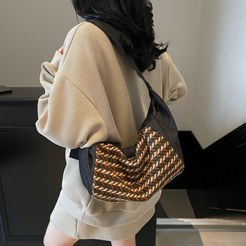 Ženska bucket bag od denim kanvas materijala, crossbody stil, zatvaranje zipom, velika kapaciteta, poliester podstava