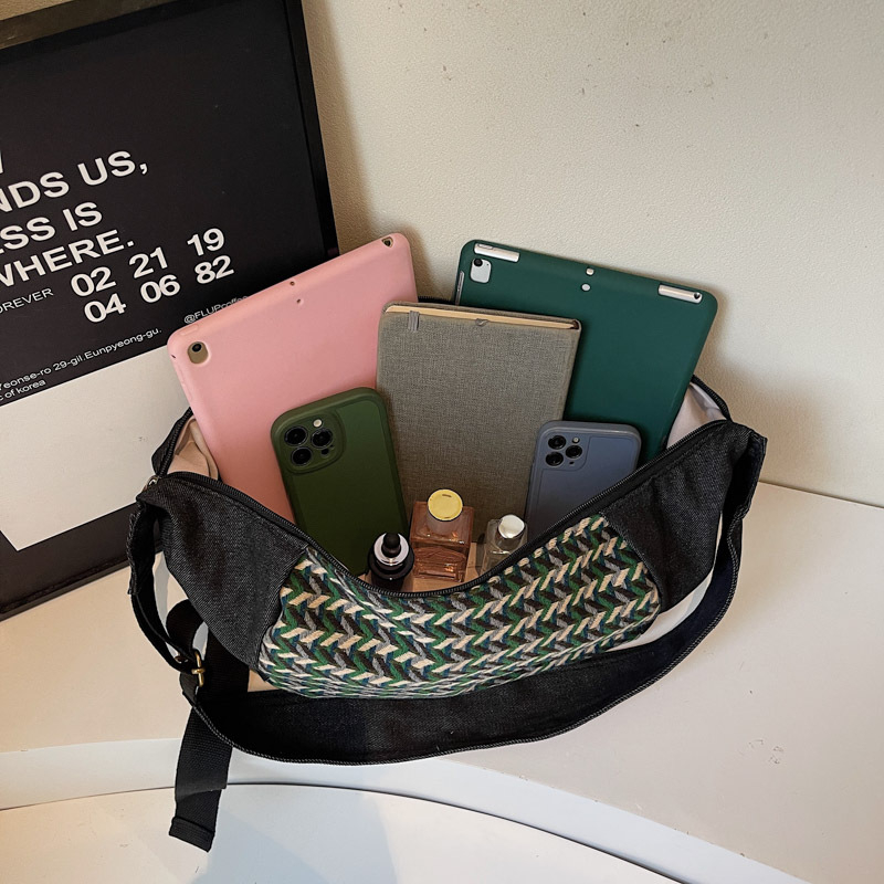 Ženska bucket bag od denim kanvas materijala, crossbody stil, zatvaranje zipom, velika kapaciteta, poliester podstava