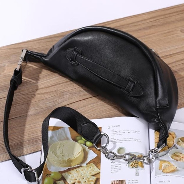 Fanny pack – ulični stil, pliš materijal, podstava od najlona, okruglog oblika, zatvaranje na zip
