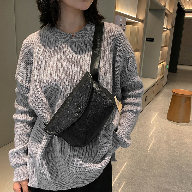 Ženska torbica od prave kože, minimalistički dizajn preko ramena, vrhunska kravlja koža, zatvaranje poklopcem, unutarnji džepovi sa zipom i džep za telefon, trodimenzionalan vanjski oblik