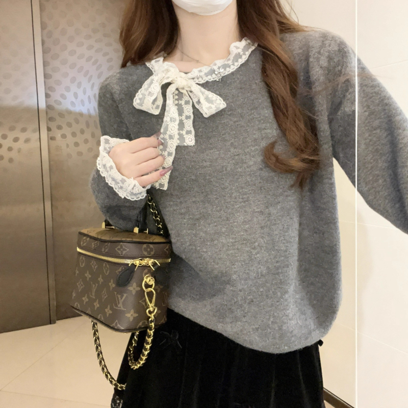 Свитер от Arctic fleece, кръгло деколте, дълги ръкави, свободна кройка, едноцветен модел