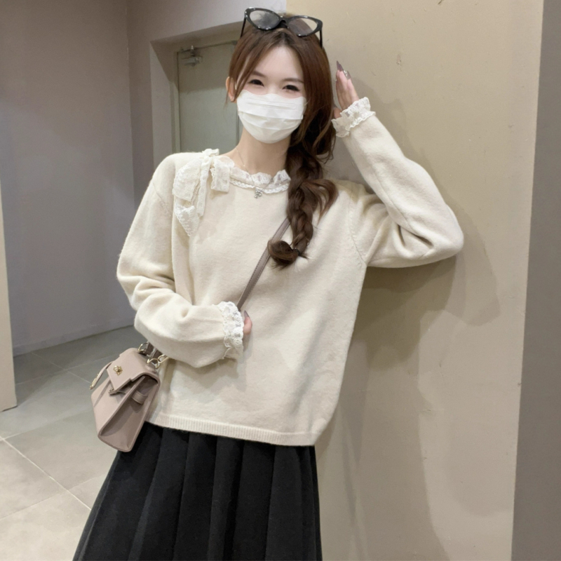 Свитер от Arctic fleece, кръгло деколте, дълги ръкави, свободна кройка, едноцветен модел