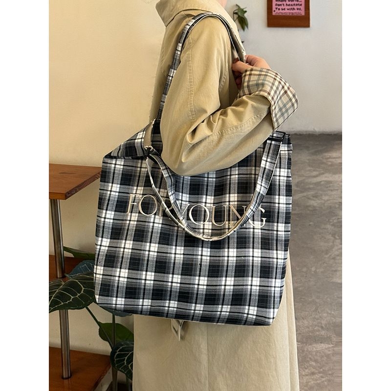 Geantă tote din canvas pentru femei, formă orizontală pătrată, buzunar patch interior, o curea de umăr, lansare toamna 2025