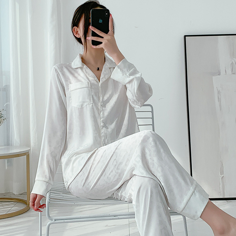 Set de pijama din două părți, cardigan din ice silk, jacquard leopard tridimensional, mâneci lungi și pantaloni