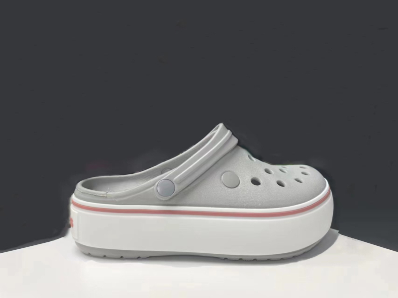 Női lyukacsos cipő – Vastag talp a magasságért, csúszásmentes, könnyű és légáteresztő strandcipő